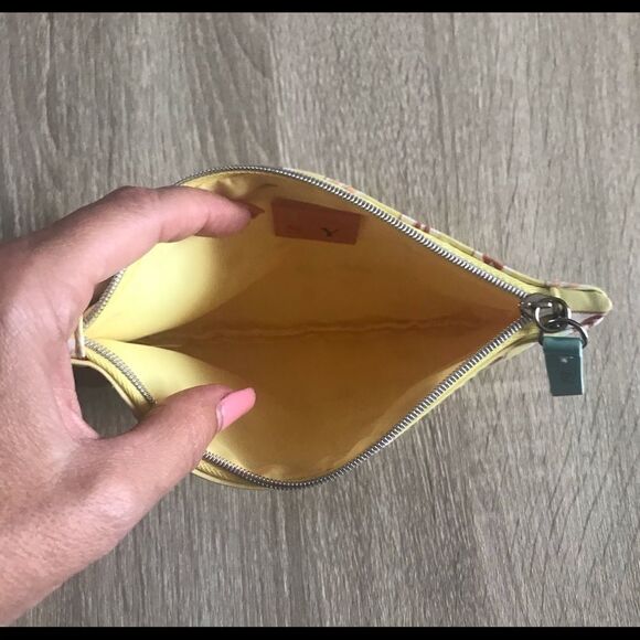 NEW … “IPSY” Cosmetic / Makeup Bag - Picture 3 of 3